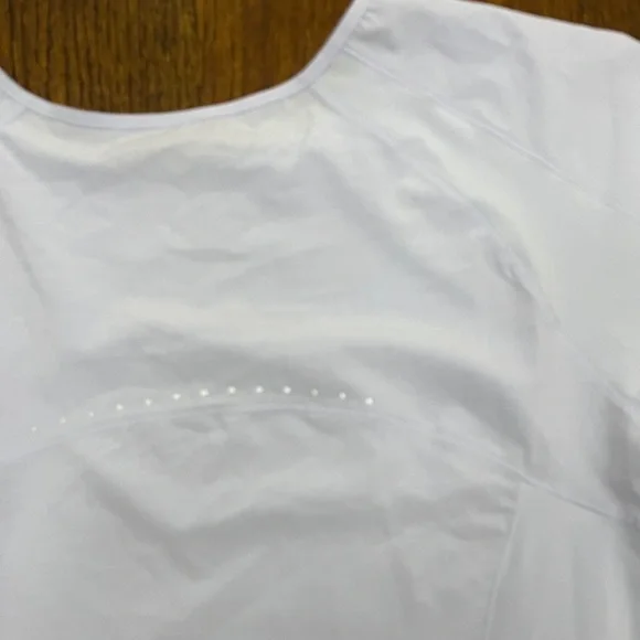 🍋LIKE NEW Lululemon SS Crew Light Lilac Tee - Picture 4 of 6